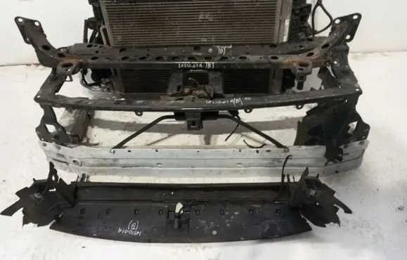 Opel Insignia B Radiator support slam panel