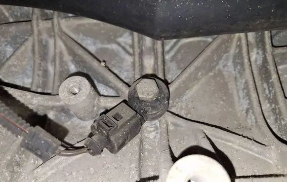 Volkswagen Touran I Detonation knock sensor 
