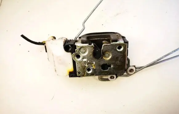 Alfa Romeo 147 Front door lock