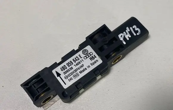 Audi A3 S3 8P Airbag deployment crash/impact sensor 4B0959643E