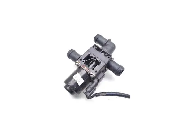 Land Rover Discovery 4 - LR4 Coolant heater control valve CPLA18B506AB
