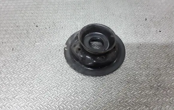 Mazda CX-7 Coil spring/strut mount 