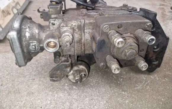 Mitsubishi Pajero Sport I Fuel injection high pressure pump 1046415250