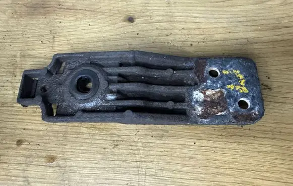 Opel Insignia A Radiator support slam panel bracket 23120322