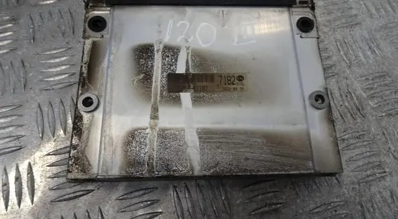Hyundai i20 Active Engine control unit/module 39106-07194