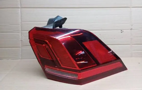 Volkswagen Tiguan Rear/tail lights 5NA945096C 00155208 755192