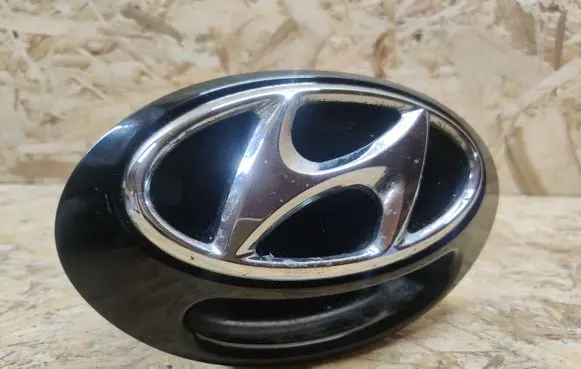 Hyundai i10 Tailgate trunk handle 