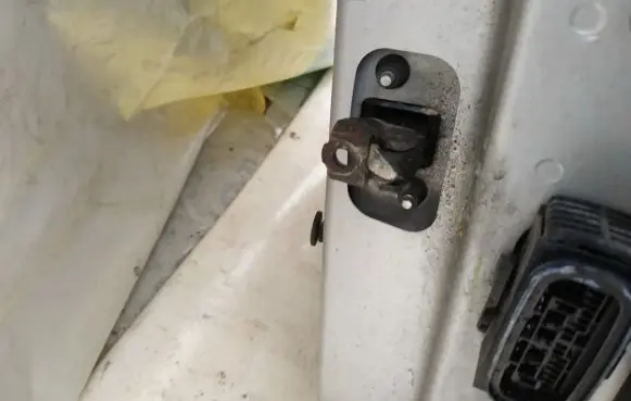 Volvo V50 Front door check strap stopper 