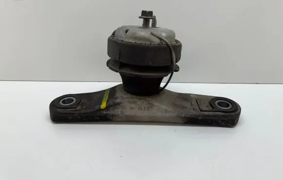 Volvo V40 Engine mount bracket 31359635 31460937