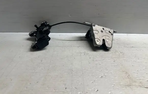 Volvo S90, V90 Tailgate/trunk/boot lock/catch/latch 32149884