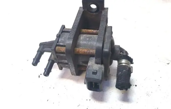 Volkswagen II LT Turbo solenoid valve 701906283