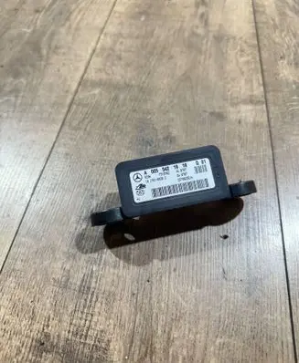 Mercedes-Benz C W204 ESP acceleration yaw rate sensor A0055421918 GD70B22E16 10170106303