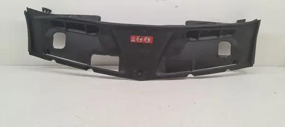 Mercedes-Benz C W204 Radiator trim A2045000255