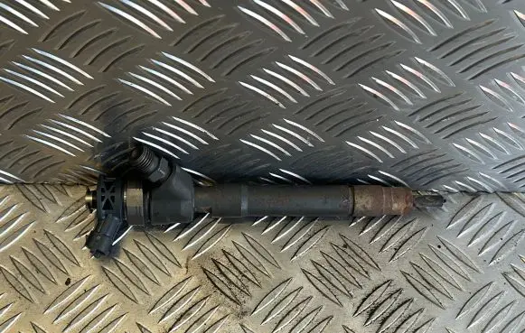 Renault Trafic III (X82) Fuel injector 0445110414