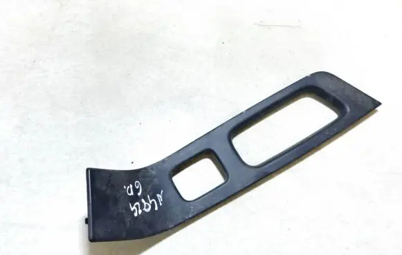 Volvo S60 Front door window switch trim 3986809