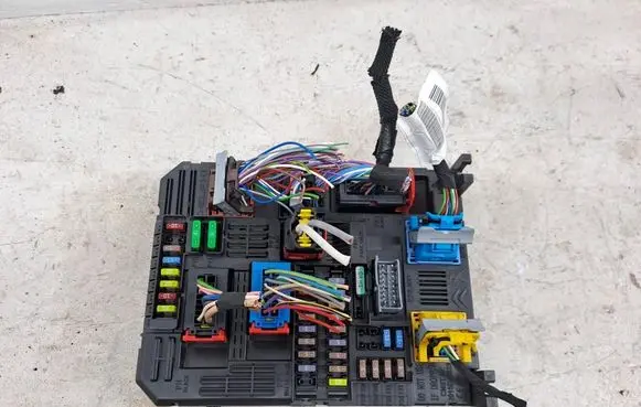 Citroen C3 Fuse box set 9830790580