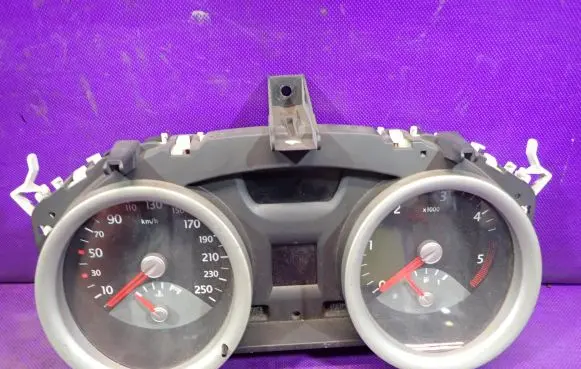Renault Megane II Speedometer (instrument cluster) 8200399700