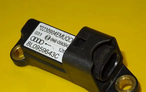 Audi A3 S3 8P Airbag deployment crash/impact sensor 8L0959643C