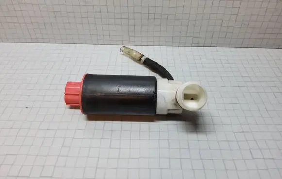Toyota Avensis T250 Lamp washer fluid tank 