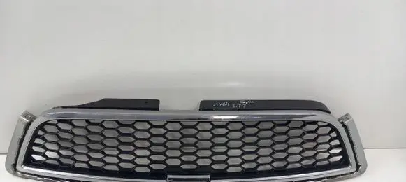 Chevrolet Volt I Front bumper upper radiator grill