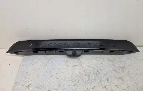 Ford Explorer VI Tailgate handle with camera 