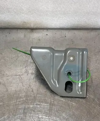 Renault Master III Fender mounting bracket 625M93487R