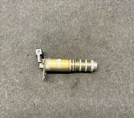 BMW 4 F32 F33 Camshaft vanos timing valve 8605123 13151880