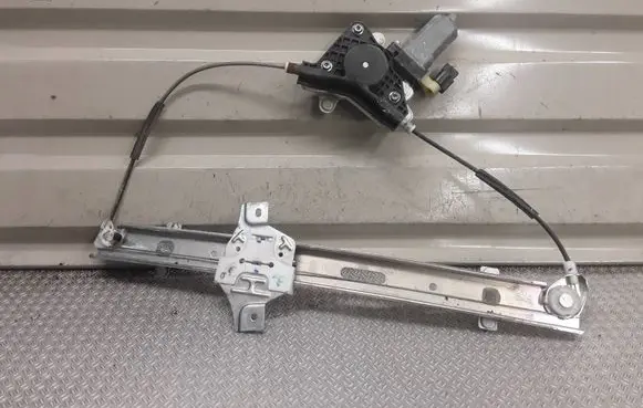 Hyundai i10 Front door window regulator with motor 824010X010