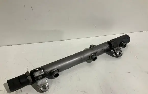 Mercedes-Benz E W211 Fuel main line pipe A6420700695