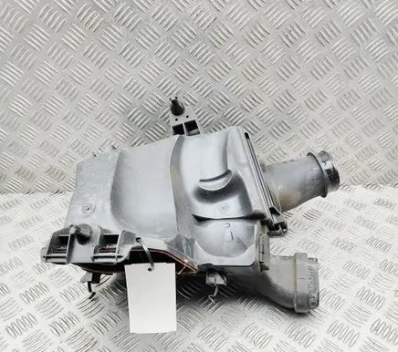 Mercedes-Benz CLA C117 X117 W117 Air filter box A2700900601