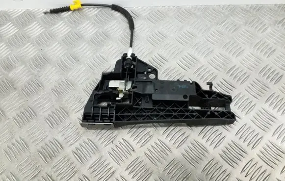 Audi A1 Front door coupe exterior handle/bracket 8T2837886B