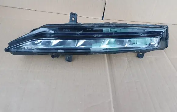 Skoda Superb B8 (3V) Front fog light 3V0941699B