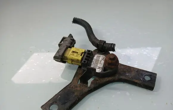 Toyota Avensis T250 Airbag deployment crash/impact sensor 8917305030 227524181F