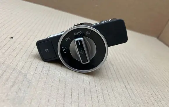 Mercedes-Benz CLA C117 X117 W117 Light switch A2129050551