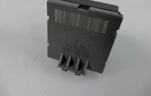 Honda CR-V Relay mounting block T0032617Q9