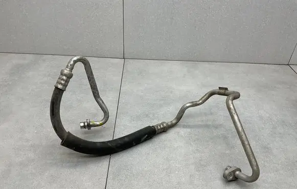 Nissan Pulsar Air conditioning (A/C) pipe/hose 924903ZU0A