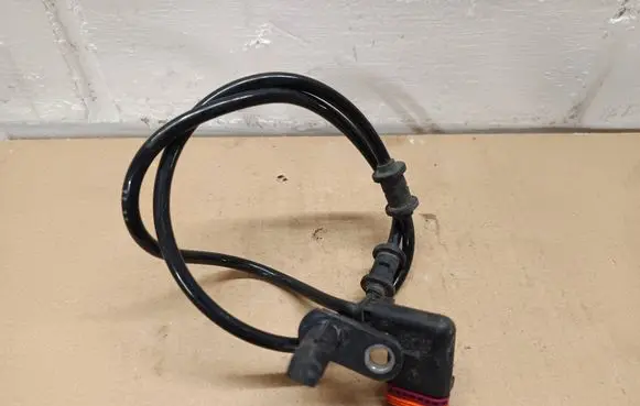 Mercedes-Benz E W212 ABS rear brake sensor A2125402117