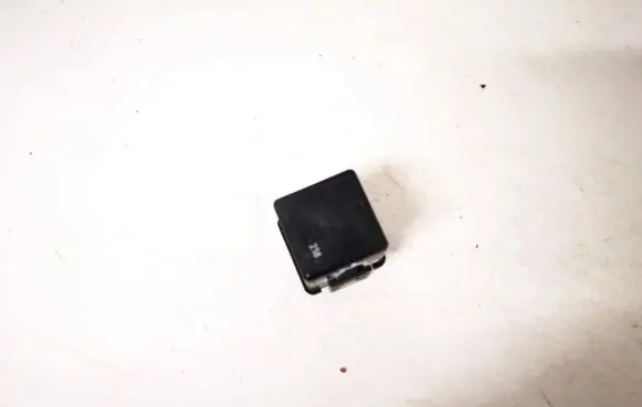 Volvo S40, V40 Other relay mb953381 v23134-b52-x240