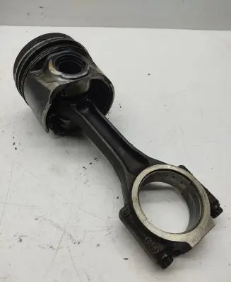 Volkswagen Touareg I Piston with connecting rod