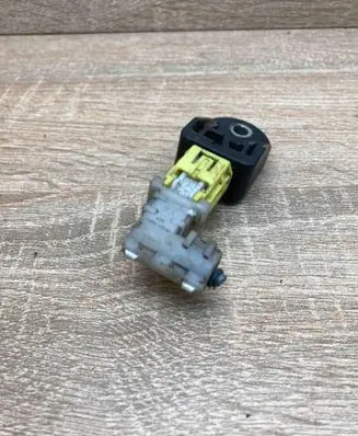 Toyota RAV 4 (XA10) Airbag deployment crash/impact sensor 8917312170 USED WITHPLUG