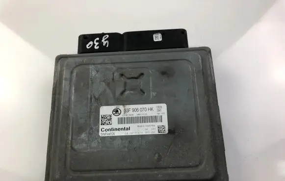 Skoda Fabia Mk1 (6Y) Engine control unit/module 03F906070HK
