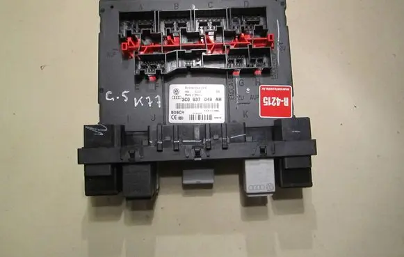 Volkswagen Golf V Comfort/convenience module 3C0937049AH F005V00660