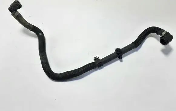 Engine coolant pipe/hose