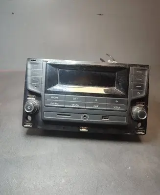 Volkswagen Crafter Radio/CD/DVD/GPS head unit 2E0035130