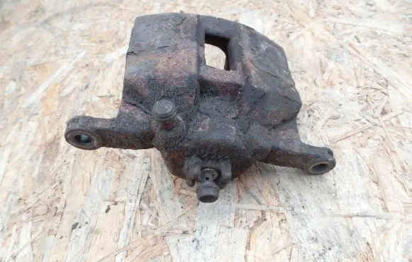 Honda FR-V Front brake caliper