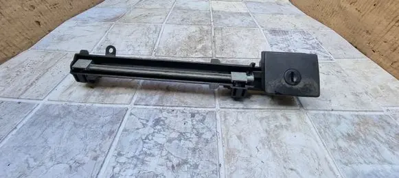 Volkswagen PASSAT B3 Glove box lock 357857131 357857147