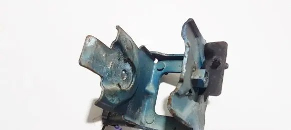Chrysler Voyager Engine mounting bracket 04861482aa