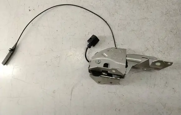 Volkswagen Touareg I Tailgate lock latch 7L0827506E