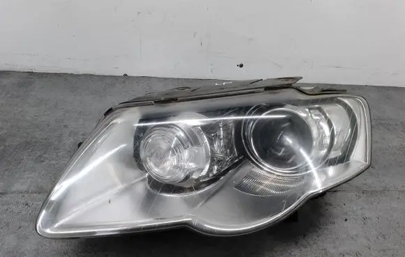 Volkswagen PASSAT B6 Headlight/headlamp 3C0941751K
