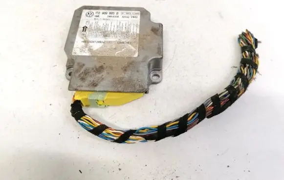 Volkswagen Touran I Airbag control unit/module 1T0909605B 5WK43518